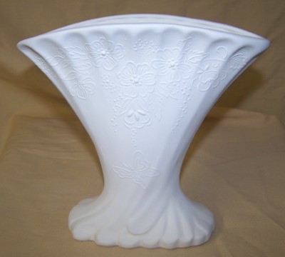 fluted top vase